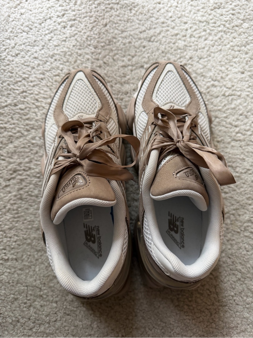 New Balance 9060 “Gold Medal Ribbon” not released in the US - Picture 4 of 6